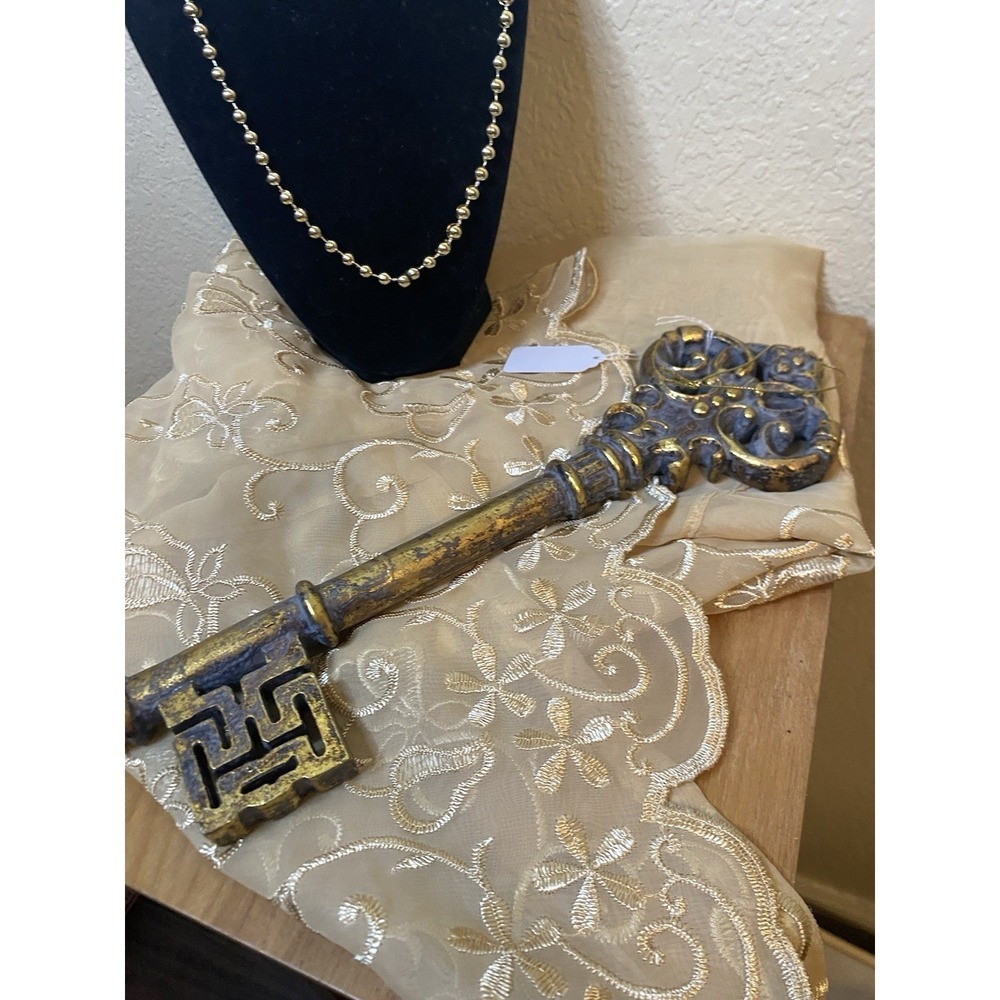 Vintage Dart Syroco Resin Wall Hanging Key Ornate Gold